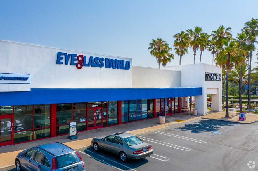 More Photos Of 1711-1990 University Dr, Vista Unknown For Lease