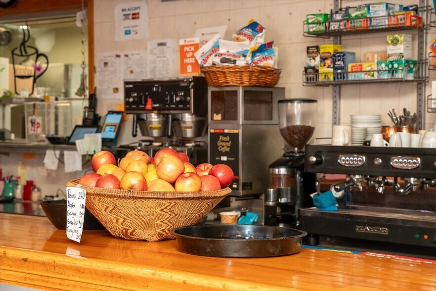 More Photos Of 217-219 Frelinghuysen Ave, Newark General Retail For Sale