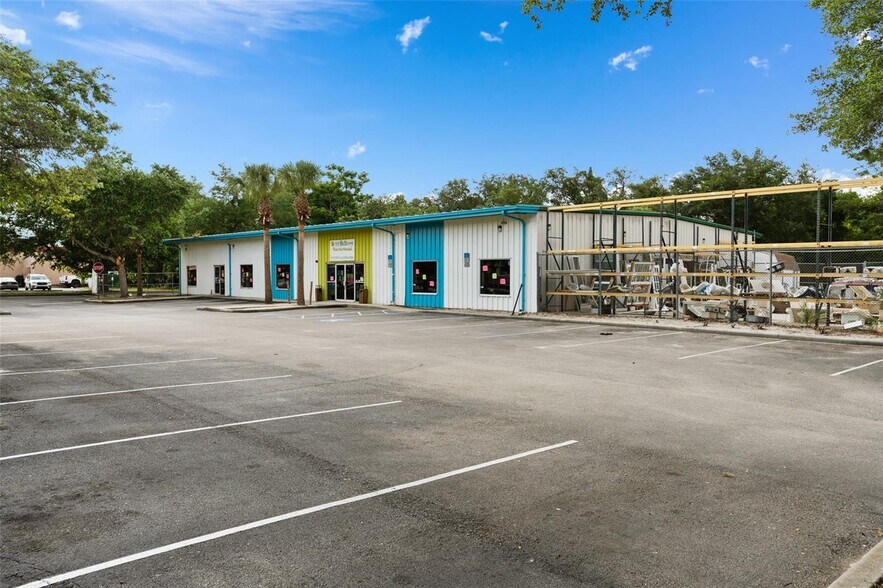 More Photos Of 1100 Americana Blvd, Sanford Warehouse For Sale