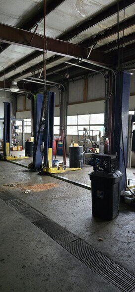 More Photos Of 1302 W US Highway 30, Schererville Auto Repair For Sale