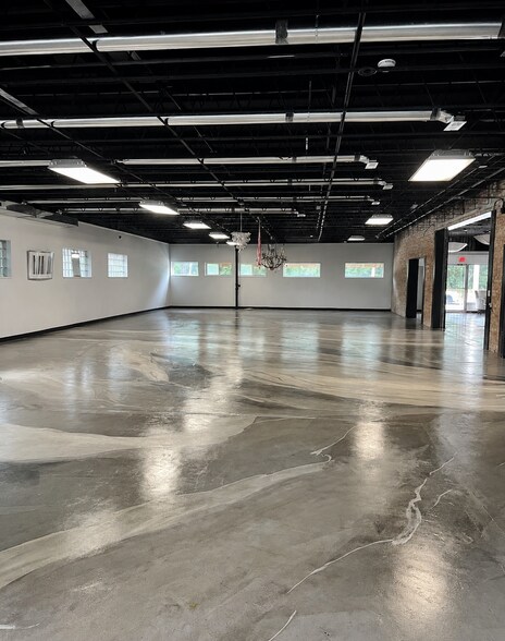 More Photos Of 44 W Lincoln Hwy, Chicago Heights General Retail For Sale