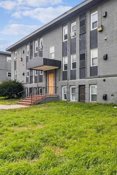 More Photos Of 4559-4569 Benning Rd SE, Washington Apartments For Sale