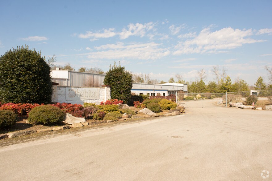 More Photos Of 8811 Production Ln, Ooltewah Manufacturing For Lease