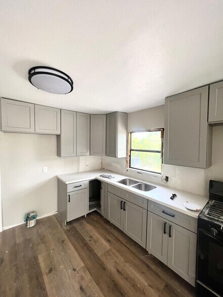 More Photos Of 7609 Shotwell St, Houston Apartments For Sale