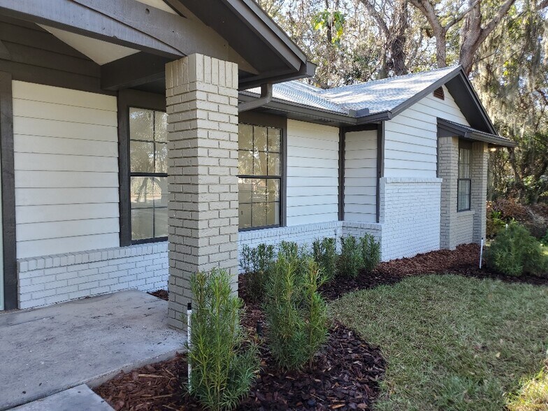 More Photos Of 113 W Chapman Rd, Oviedo Office For Lease