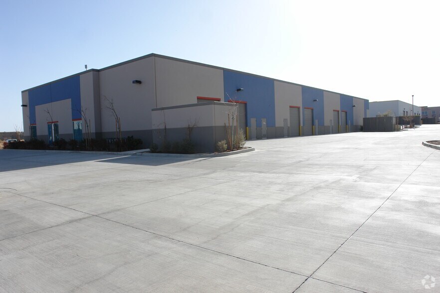 More Photos Of 212 E Avenue K6, Lancaster Warehouse For Lease