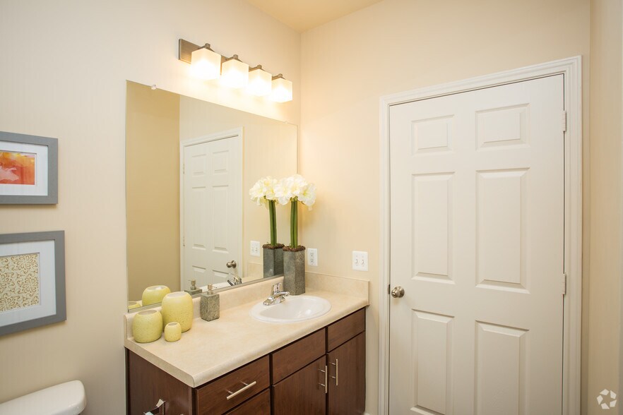 More Photos Of Mooreview Pky @ Loudoun County Pky, Ashburn Unknown For Lease