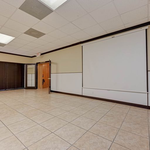 More Photos Of 3402 Amanda Ln, Houston Flex For Sale