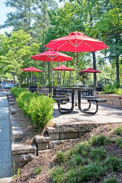 More Photos Of 47 Perimeter Ctr E, Atlanta Office For Lease