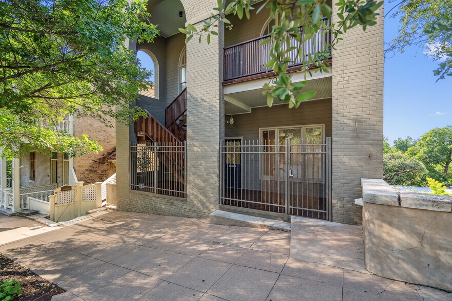 More Photos Of 702 San Antonio St, Austin Loft Creative Space For Lease