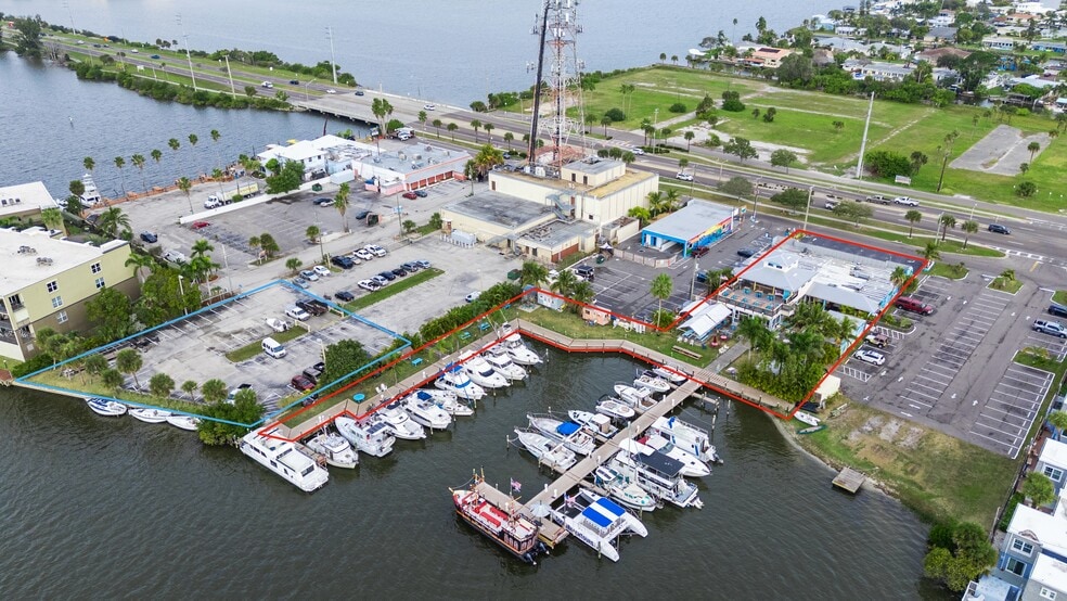 More Photos Of 400-408 W Cocoa Beach Cswy, Cocoa Beach Restaurant For Sale