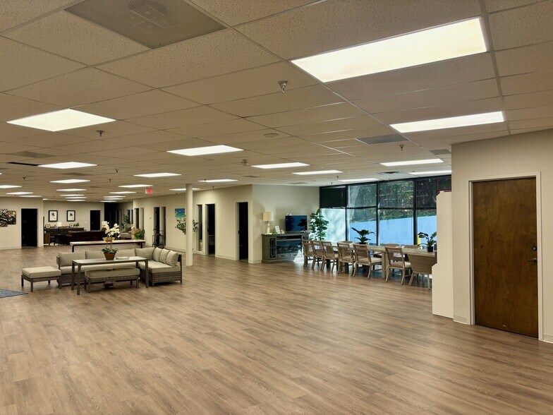 More Photos Of 3765 Atlanta Industrial Dr NW, Atlanta Warehouse For Lease