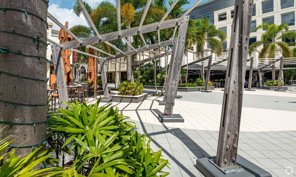 More Photos Of 5100 Town Center Cir, Boca Raton Office For Lease