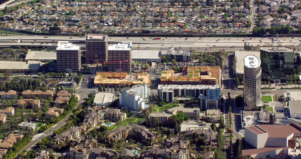 More Photos Of 585 Anton Blvd, Costa Mesa Apartments For Lease