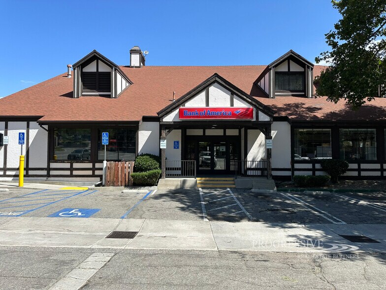 More Photos Of 28200 Hwy 189, Lake Arrowhead Unknown For Lease