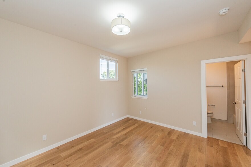 More Photos Of 184 Valley St, San Francisco Apartments For Sale