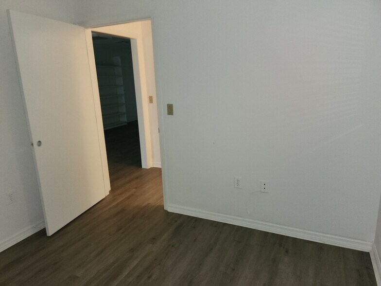 More Photos Of 1740 NE 23rd Ter, Ocala Warehouse For Lease