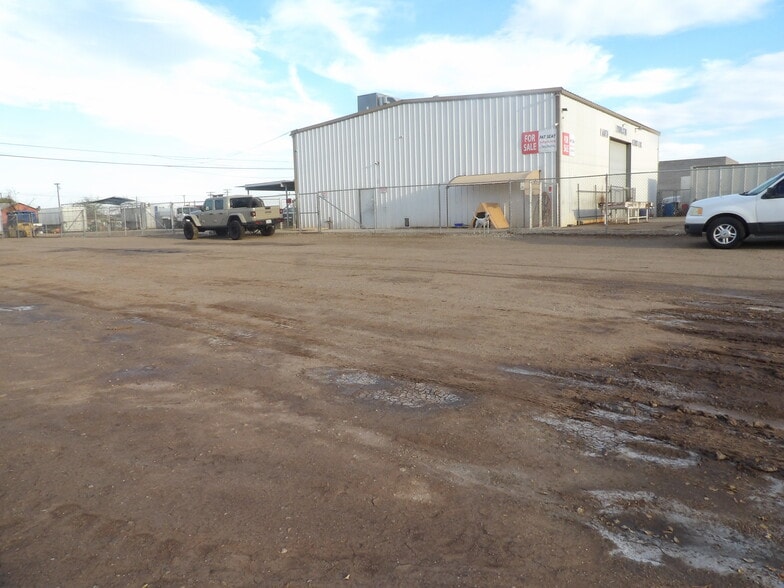 More Photos Of 500 S N St, Imperial Warehouse For Sale