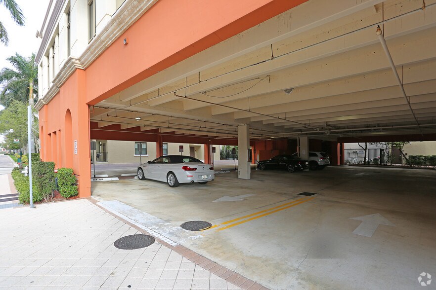 More Photos Of 197 S Federal Hwy, Boca Raton Office For Lease