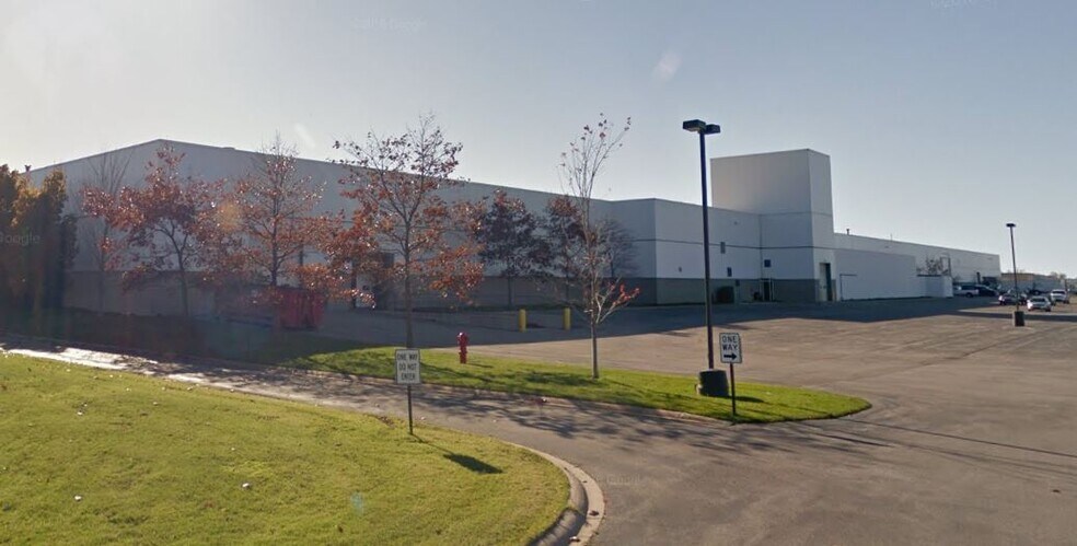 More Photos Of 100 Harbor Dr, Charlevoix Manufacturing For Lease