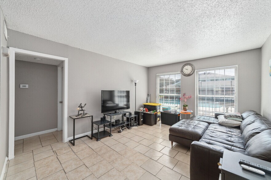 More Photos Of 8330 Carvel Ln, Houston Apartments For Sale