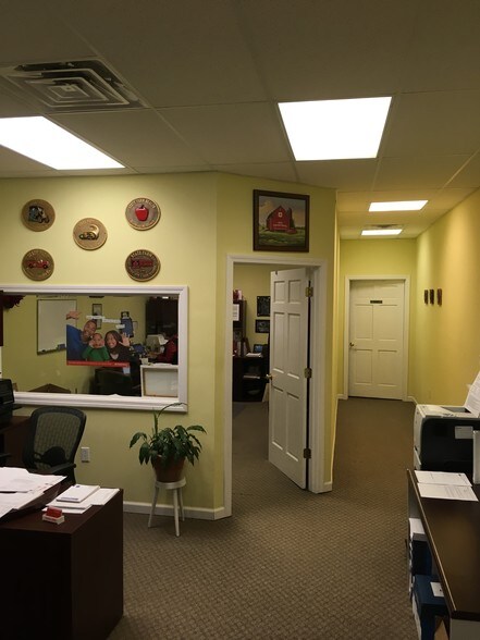 More Photos Of 966 State St, New Haven Storefront Retail Residential For Lease