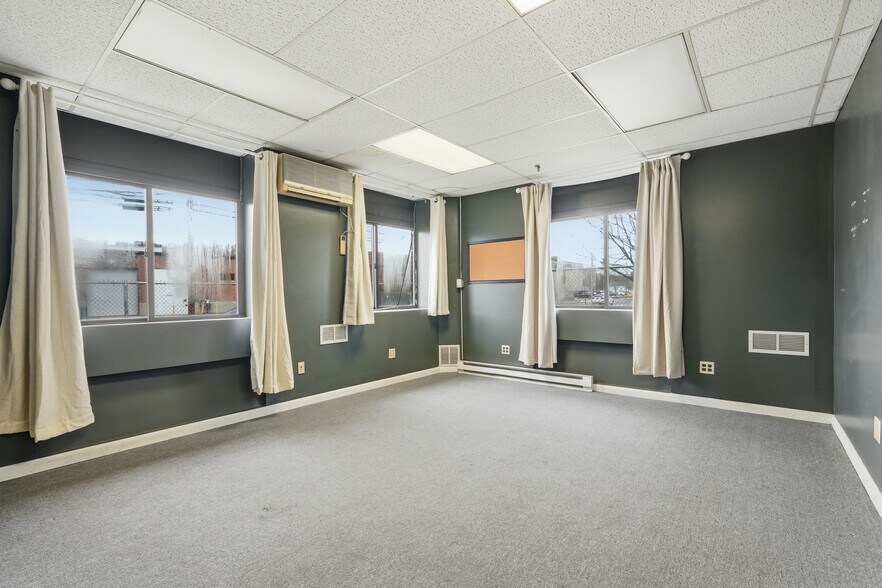 More Photos Of 680 Meadow St, Chicopee Manufacturing For Lease