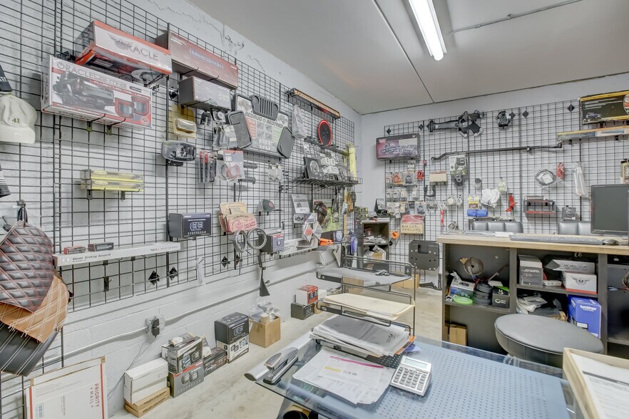 More Photos Of 530 S Dixie Hwy W, Pompano Beach Auto Repair For Sale