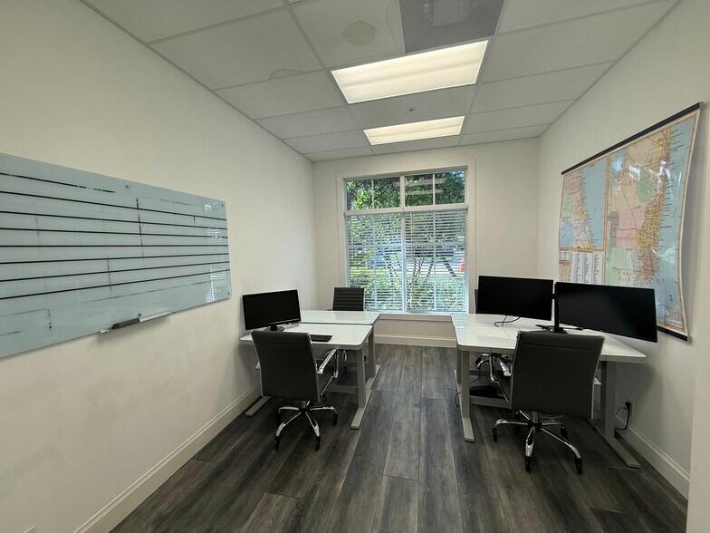 More Photos Of 3307 Northlake Blvd, Palm Beach Gardens Office For Sale