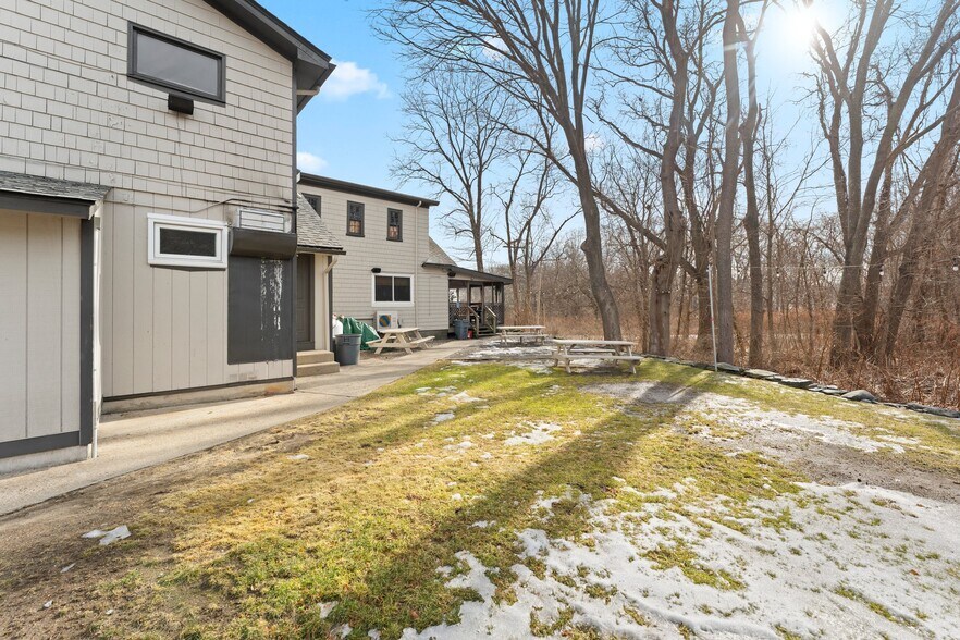 More Photos Of 415 Palmer Ave, Warwick Bar For Sale