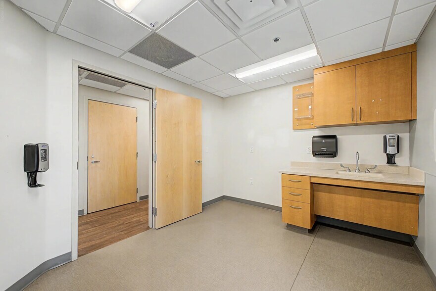 More Photos Of 7534 E 2nd St, Scottsdale Medical For Lease