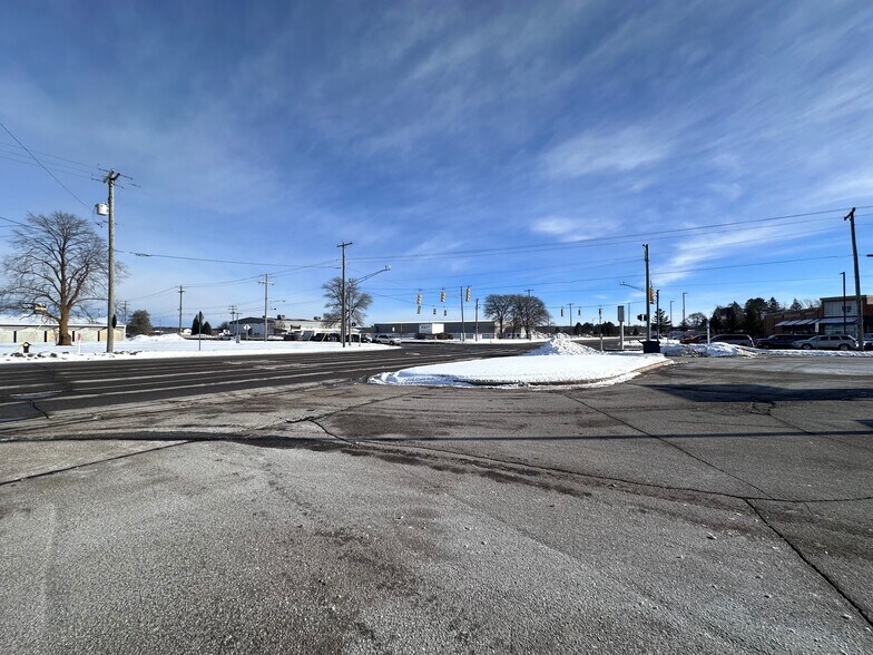 More Photos Of 1219 N Mitchell St, Cadillac Bank For Lease