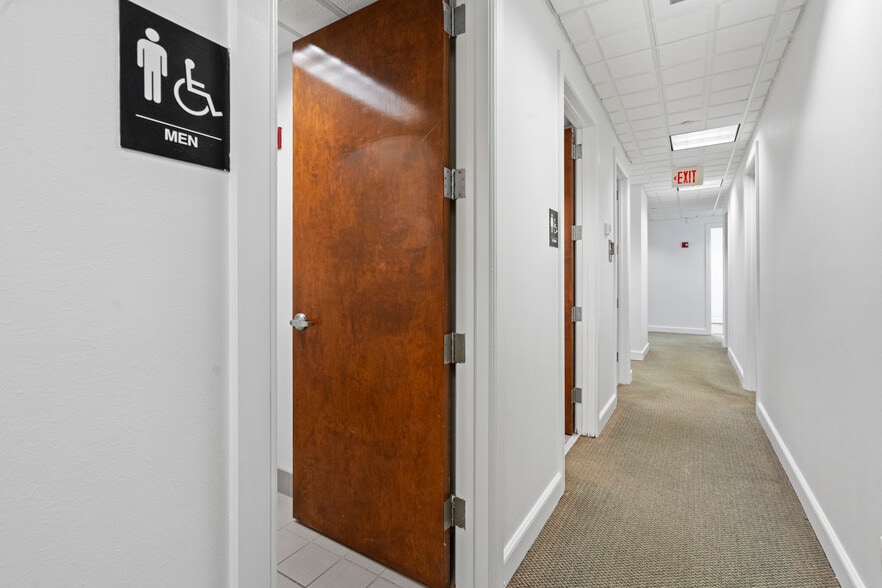 More Photos Of 1735 W Hibiscus Blvd, Melbourne Medical For Lease