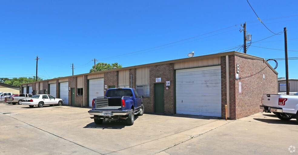 More Photos Of 13200 Pond Springs Rd, Austin Unknown For Lease
