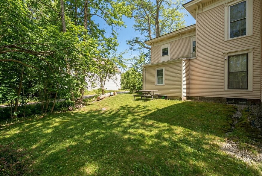 More Photos Of 223 High St, Somersworth Multifamily For Sale