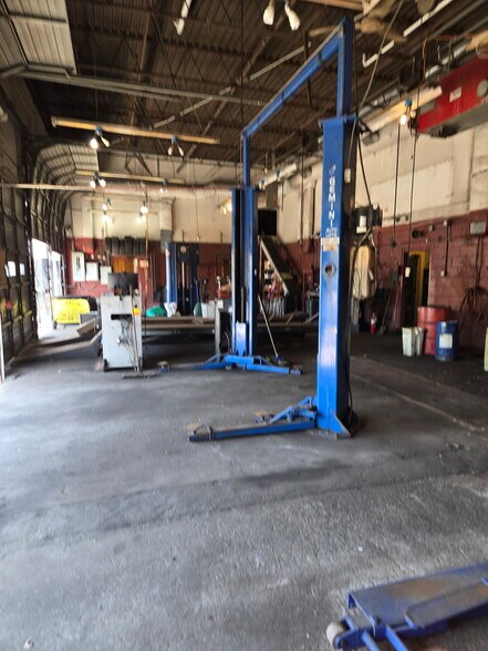 More Photos Of 1281 Deer Park Ave, North Babylon Auto Repair For Lease