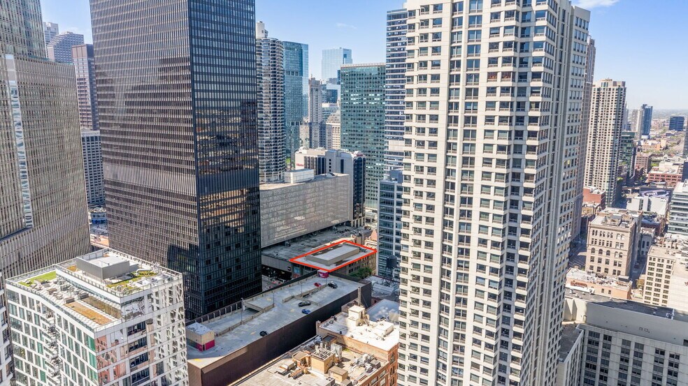 More Photos Of 360 N State St, Chicago General Retail For Sale