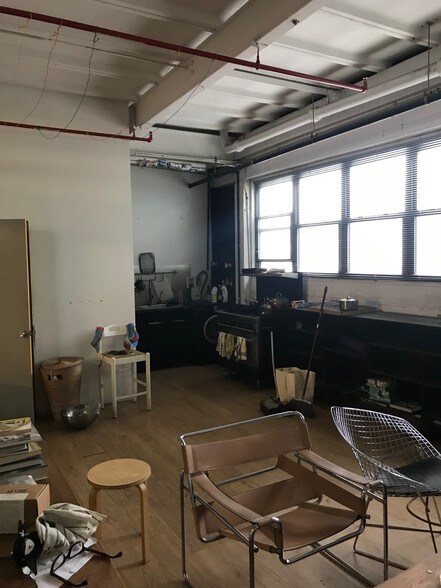 More Photos Of 18 Bay St, Brooklyn Flex For Lease