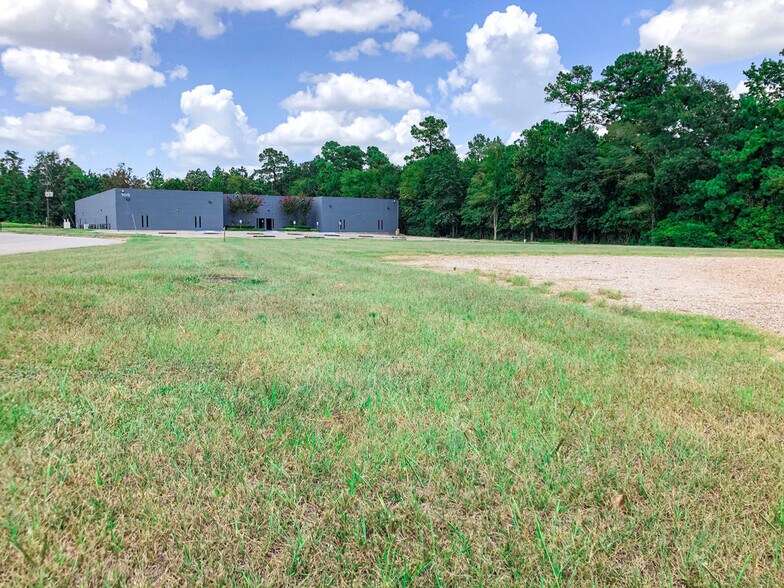 More Photos Of 108 Commercial Cir, Conroe Office Residential For Sale