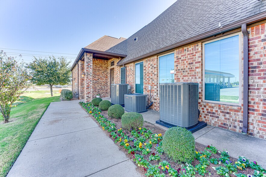 More Photos Of 1795 N 77 Hwy, Waxahachie Medical For Lease