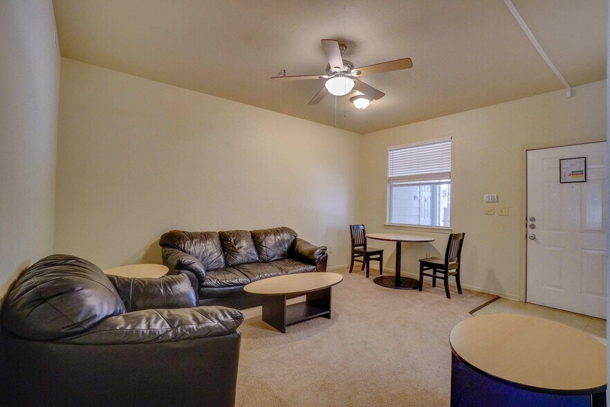 More Photos Of 801 N 49th St, Fort Smith Dormitory For Sale