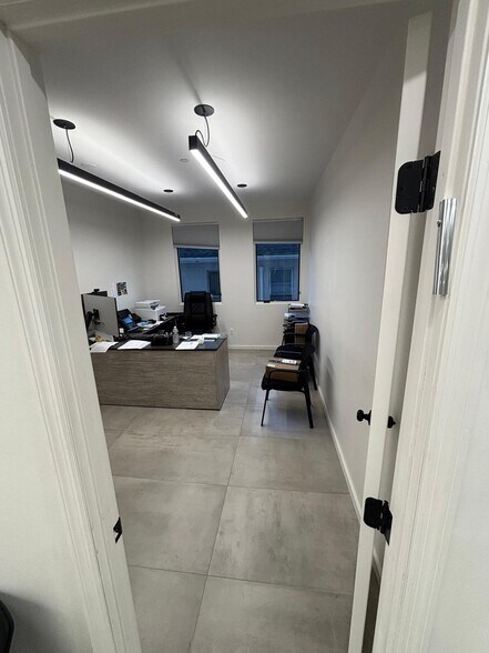 More Photos Of 5012 20th Ave, Brooklyn Office For Lease
