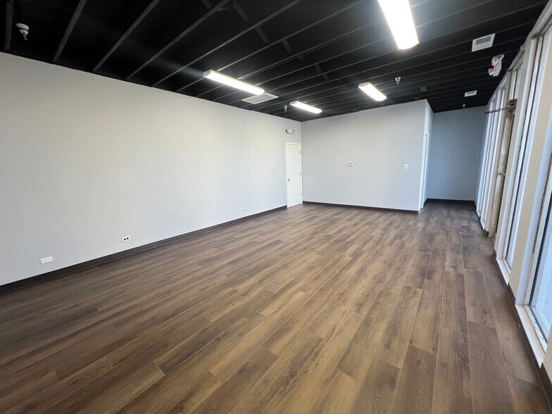 More Photos Of 858-889 N Central Ave, Wood Dale Warehouse For Lease