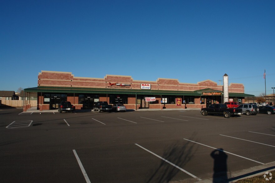 More Photos Of 10410 W Maple St, Wichita Unknown For Lease