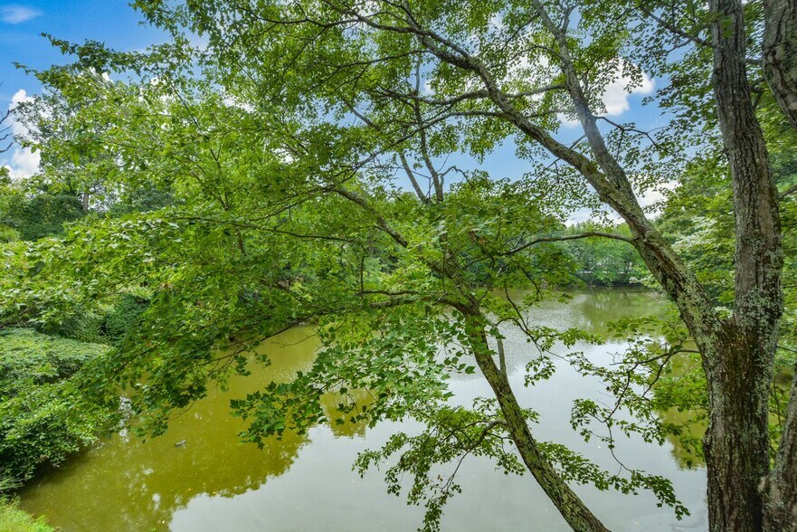 More Photos Of 1820 The Exchange SE, Atlanta Office For Sale