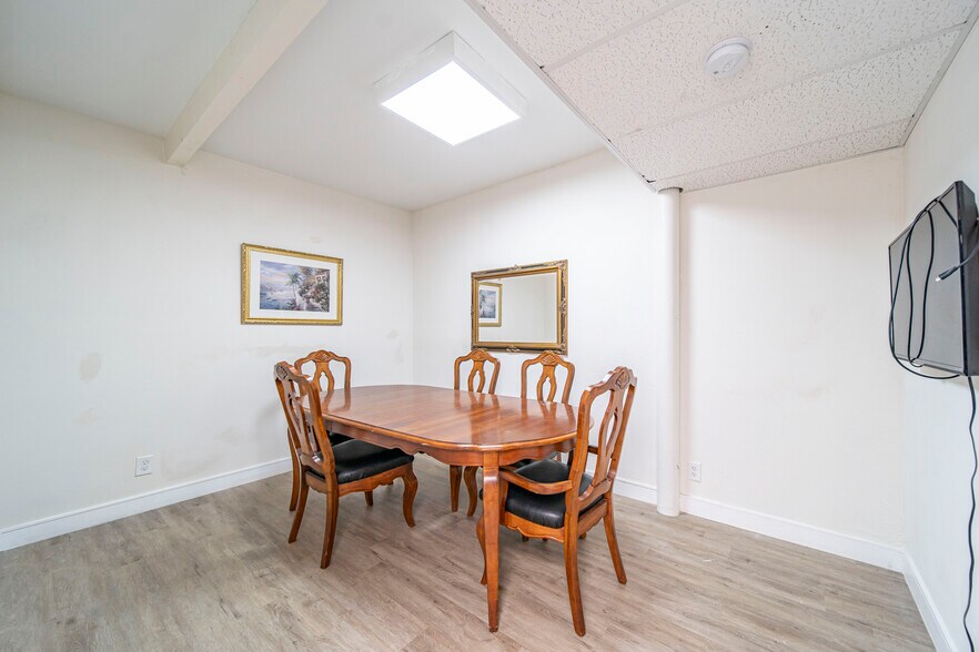 More Photos Of 1230 N Jefferson St, Anaheim Light Distribution For Sale