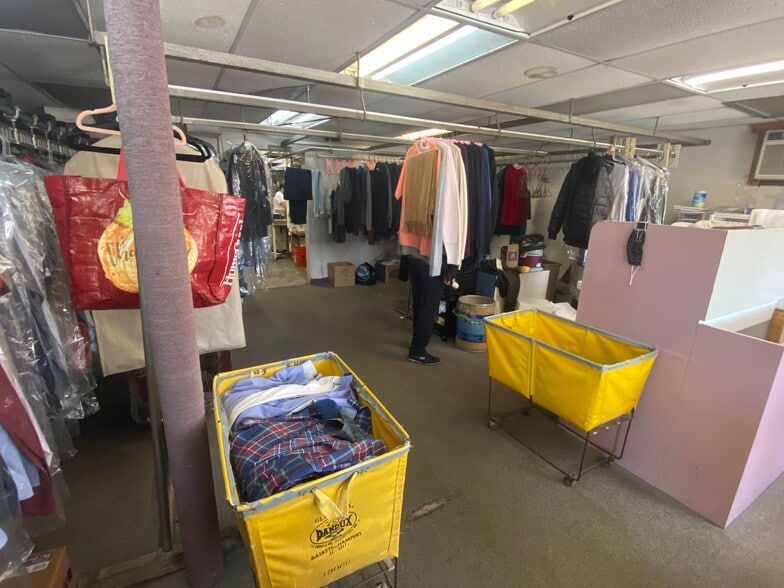 More Photos Of 7300 Beulah St, Alexandria General Retail For Lease
