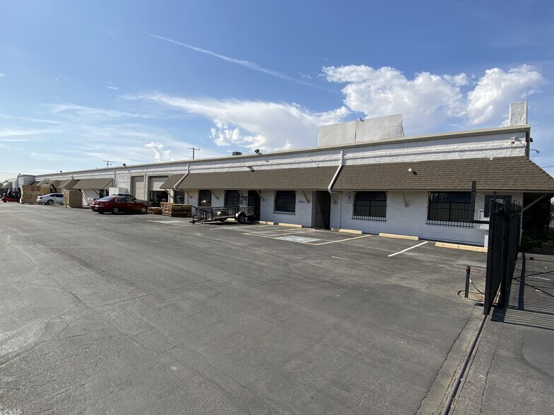 More Photos Of 1921-1965 W Mountain View Rd, Phoenix Warehouse For Lease
