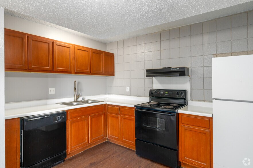 More Photos Of 5249 Wren Ave, El Paso Apartments For Sale