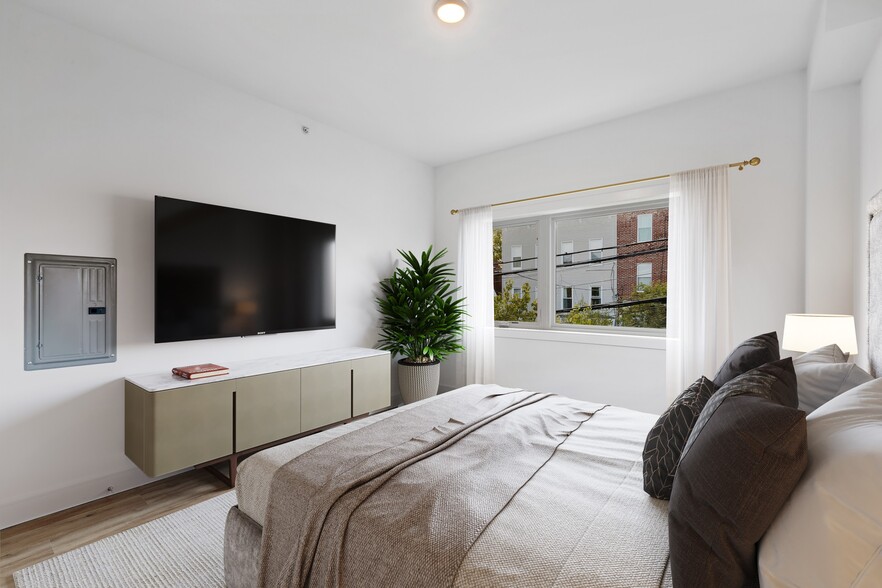 More Photos Of 1414 NEW YORK Ave, Union City Storefront Retail Residential For Sale